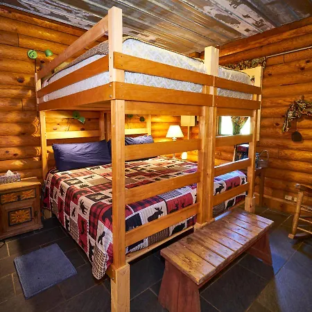 Creekwalk Inn Bed And Breakfast With Cabins Cosby Exterior photo